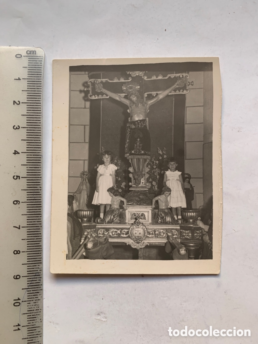 Fotograf&iacute;a antigua: FOTO. SANTO CRISTO DE LA VIGA PREPARADO PARA PROCESIONAR. VILLAMAYOR DE SANTIAGO. CUENCA. FOT&Oacute;GRAFO?
