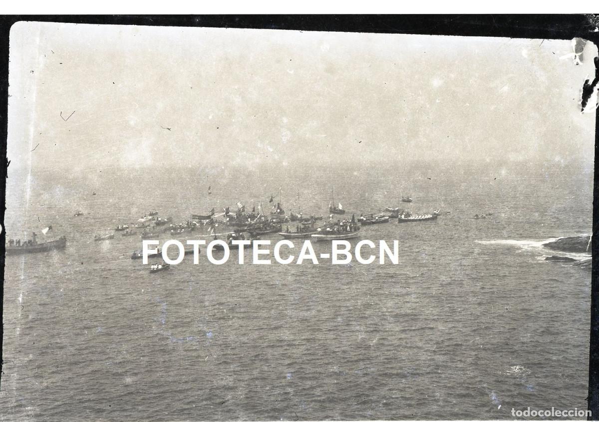 Fotografia antica: NEGATIVO ACETATO SAN SEBASTIAN DONOSTIA PLAYA DE LA CONCHA FIESTA MARINERA TRAINERA A&Ntilde;OS 20