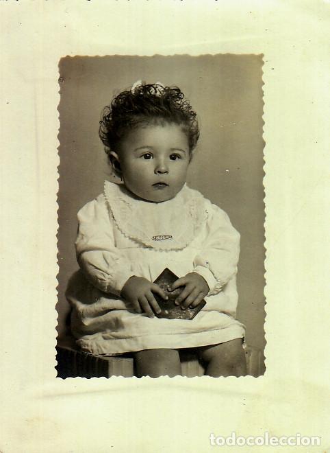 Fotografia antiga: Ni&ntilde;a peque&ntilde;a. Beb&eacute;. A&ntilde;os 40. cp