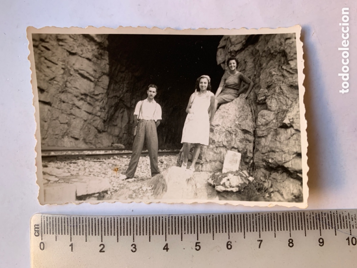 Fotograf&iacute;a antigua: FOTO. EN EL T&Uacute;NEL DEL MASCARAT. FERROCARRIL CALPE - ALTEA. FOT&Oacute;GRAFO?.