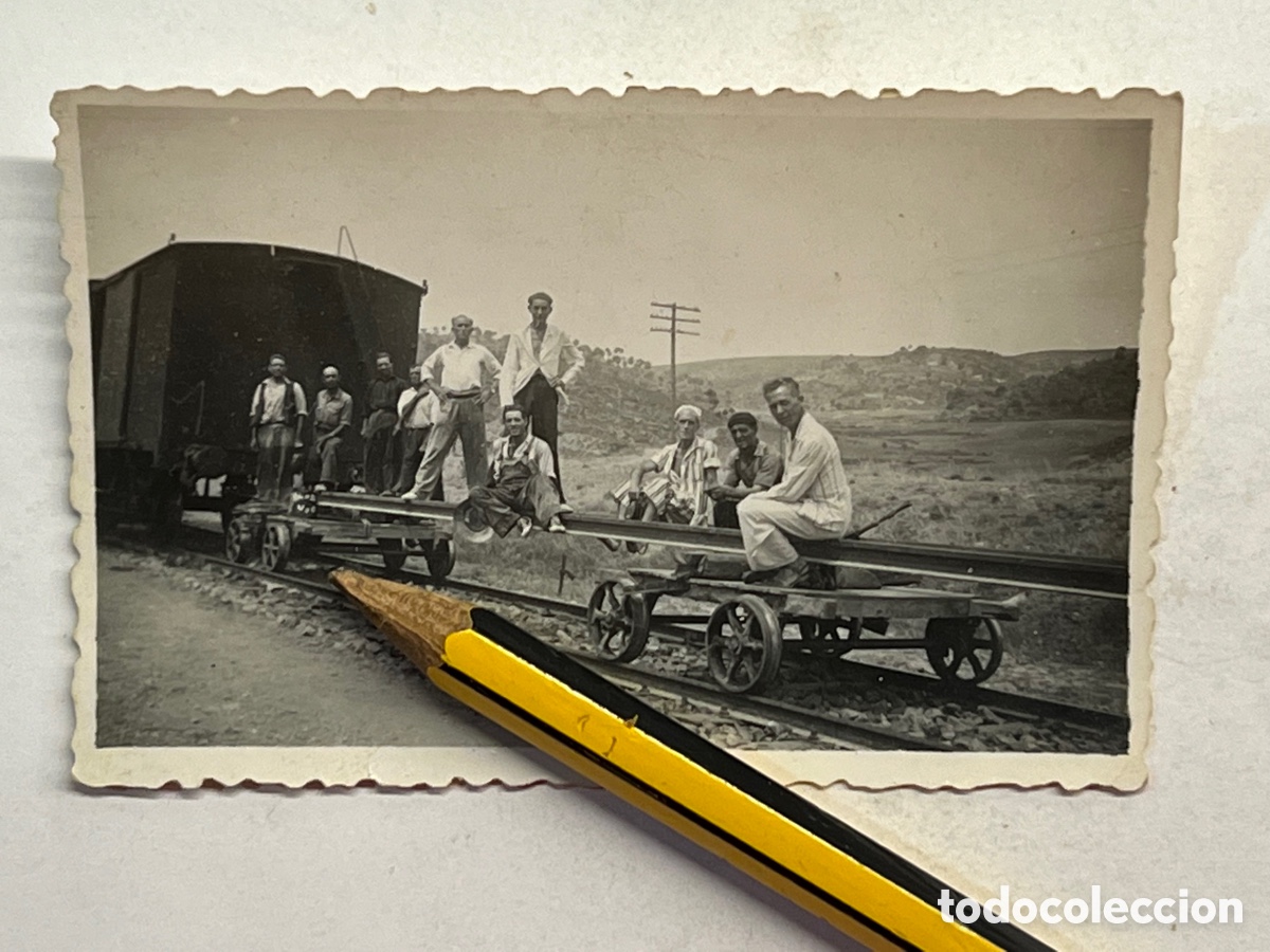 Fotograf&iacute;a antigua: SIETE AGUAS CHESTE Fotografia Empleados de l&aacute; v&iacute;a del ferrocarril mejoras y mantenimiento (h.1950?)