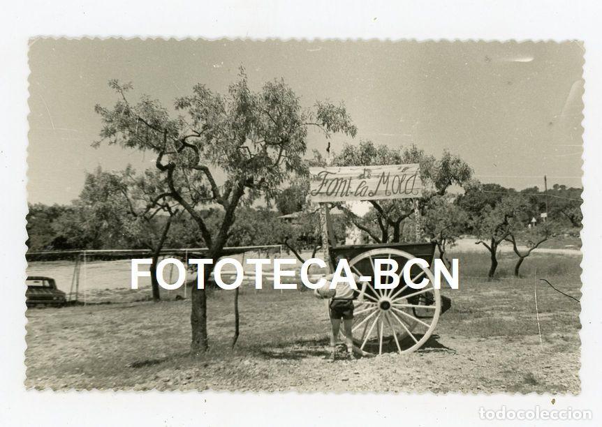 Fotografia antiga: FOTO ORIGINAL FONT DE LA MOLA AREA DE RECREO CARRO A&Ntilde;O 1968