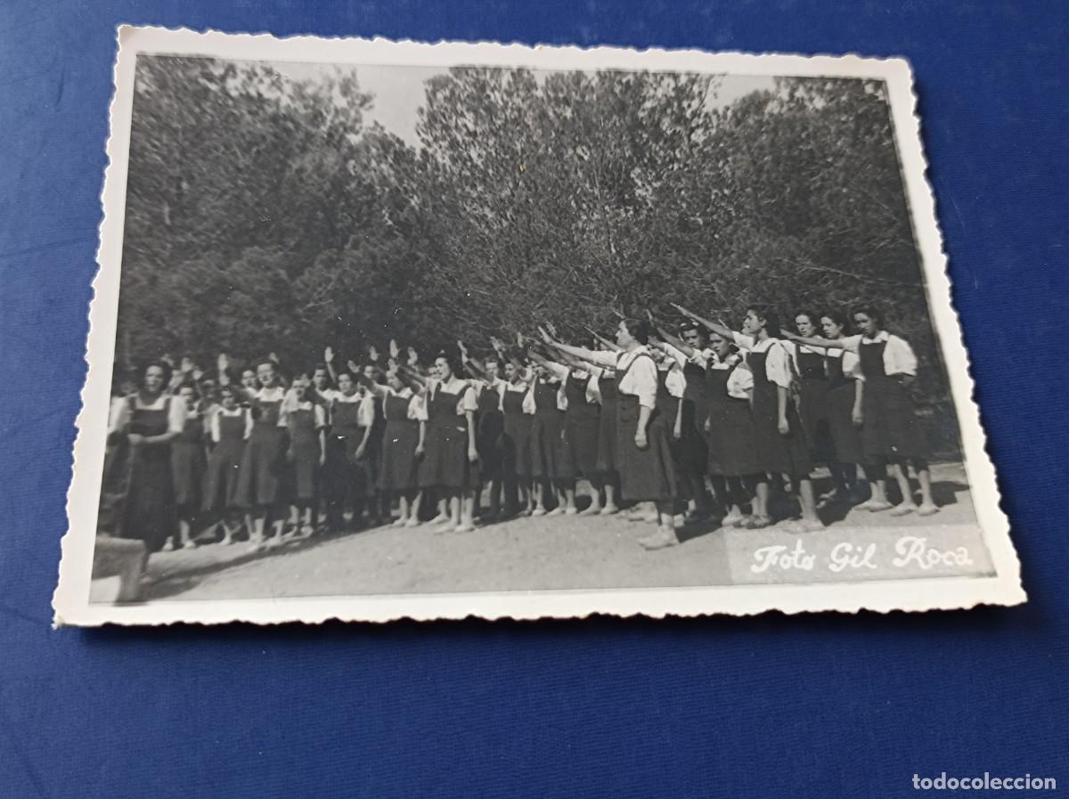 Fotograf&iacute;a antigua: FOTOGRAF&Iacute;A SECCI&Oacute;N FEMENINA DE FALANGE DAMAS AUXILIARES - ESTAMPACI&Oacute;N BENICASIM (CASTELL&Oacute;N) 1941