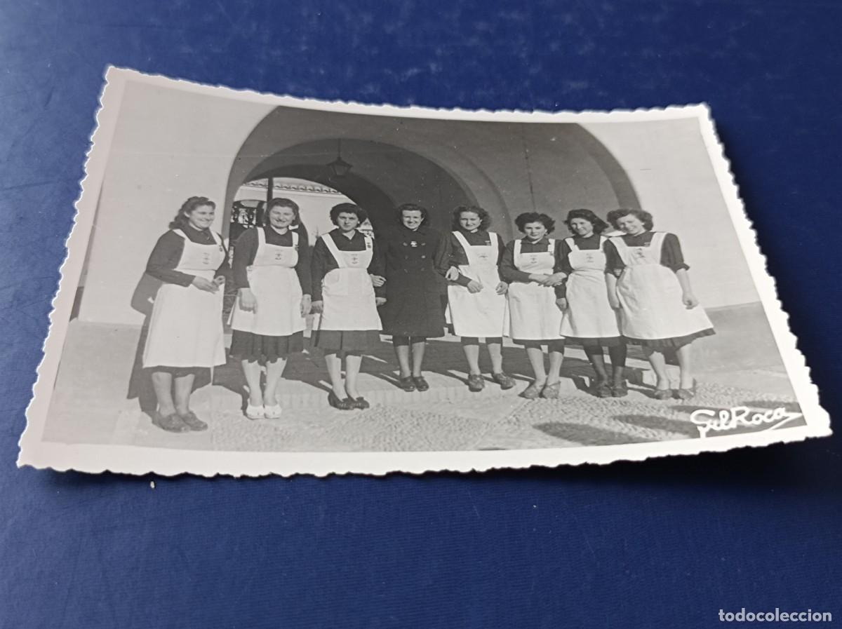 Fotograf&iacute;a antigua: FOTOGRAF&Iacute;A SECCI&Oacute;N FEMENINA DE FALANGE DAMAS AUXILIARES - LOCALIZADA AL DORSO NULES CASTELL&Oacute;N 1947