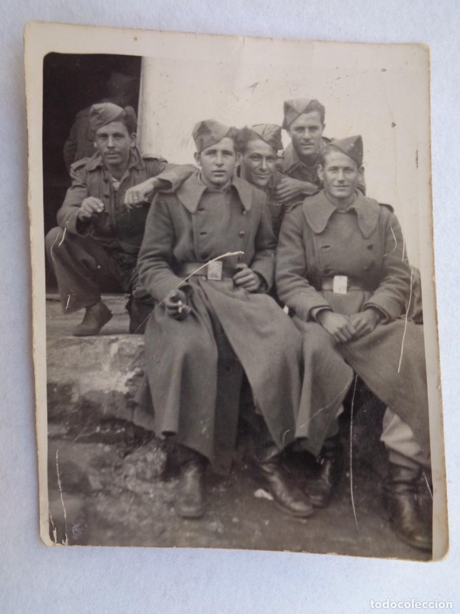 Fotograf&iacute;a antigua: LA LEGION : FOTO MINUTERO DE LEGIONARIOS CON ABRIGOS POSANDO