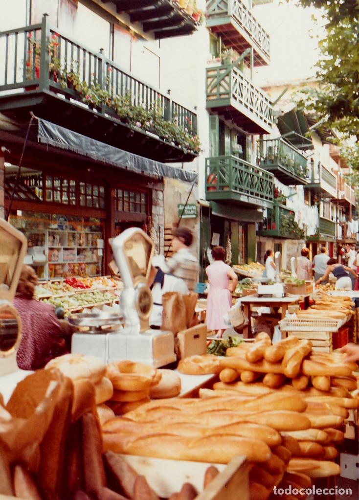 Fotograf&iacute;a antigua: Mercado tradicional de Fuenterrab&iacute;a, Pais Vasco. A&ntilde;os 80 az
