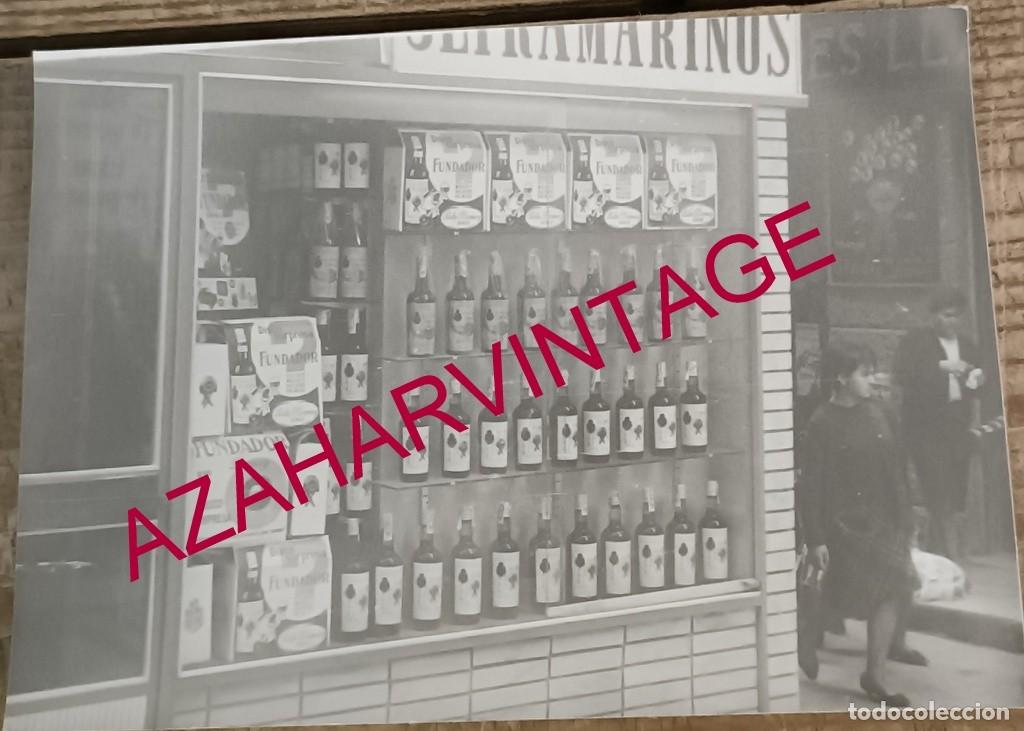Fotograf&iacute;a antigua: ANTIGUA FOTOGRAFIA, ESCAPARATE TIENDA, BRANDY FUNDADOR, 105X150MM