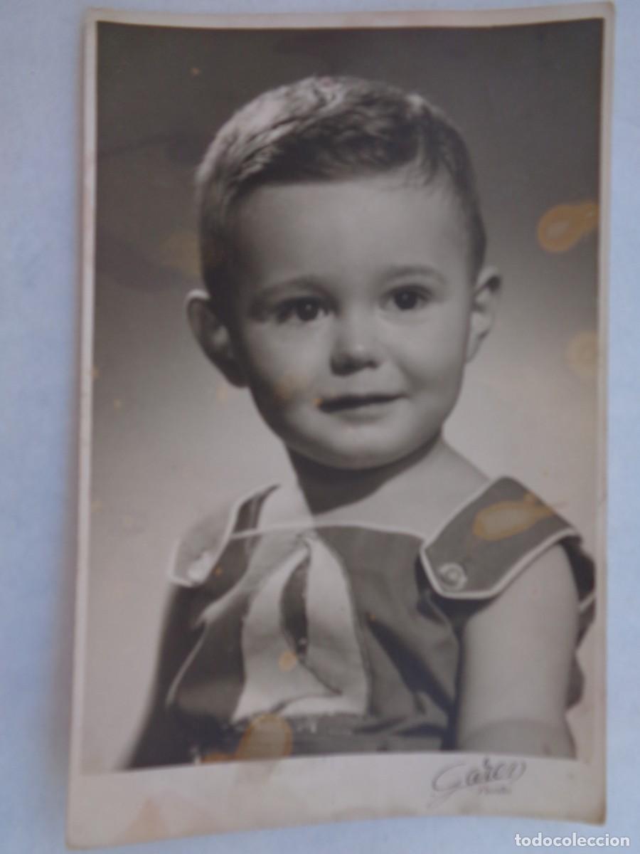 Antique Photography: PRECIOSA FOTO DE ESTUDIO DE NI&Ntilde;O PEQUE&Ntilde;O , 1953. DE GAREN , SEVILLA .... 11,5 X 17,5 CM