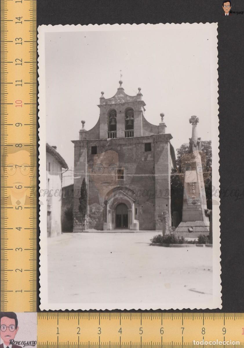 Fotografia antiga: IGLESIA FOLGAROLAS MONUMENTO POETA JACINTO VERDAGUER - FOTO ANTIGUA A&Ntilde;OS 50/60 ESGLESIA CATALUNYA