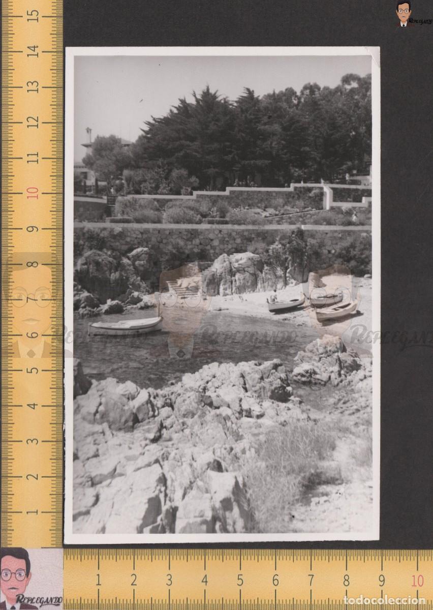 Fotografia antica: CALA CON BARCAS S&acute;AGAR&Oacute; - PLAYA MAR - FOTO ANTIGUA A&Ntilde;OS 50/60 - BAJO AMPURD&Aacute;N COSTA BRAVA CATALUNYA