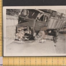 Fotografía antigua: CAMIÓN PEGASO ACCIDENTADO (GOLPE ACCIDENTE TRÁFICO) - FOTO ANTIGUA AÑO 1970 - TRANSPORTE ESPAÑA