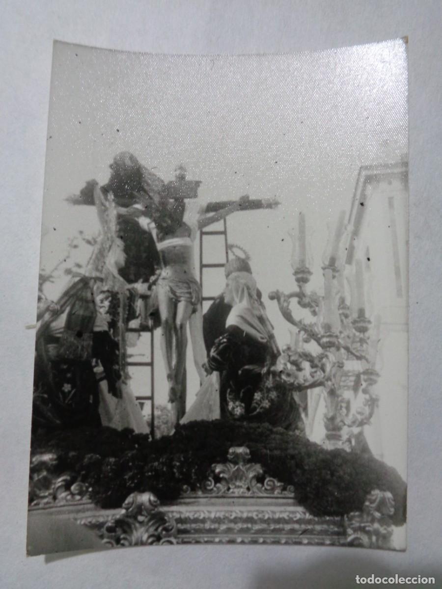 Fotograf&iacute;a antigua: SEMANA SANTA DE SEVILLA : FOTO DEL PASO DEL DESCENDIMIENTO DE CRISTO