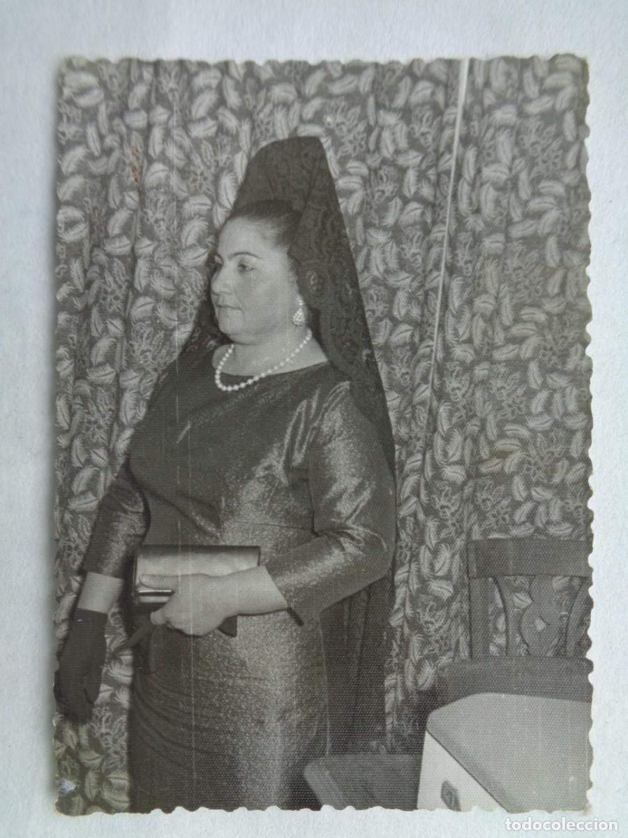 Fotografia antiga: BONITA FOTO DE SE&Ntilde;ORA CON PEINETA Y MANTILLA. DE LUIS REYES, SEVILLA