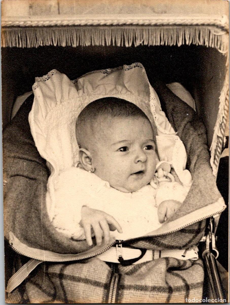 Fotografia antica: Beb&eacute; en el Cochecito - Sin fechar - Fotograf&iacute;a - 120x90mm