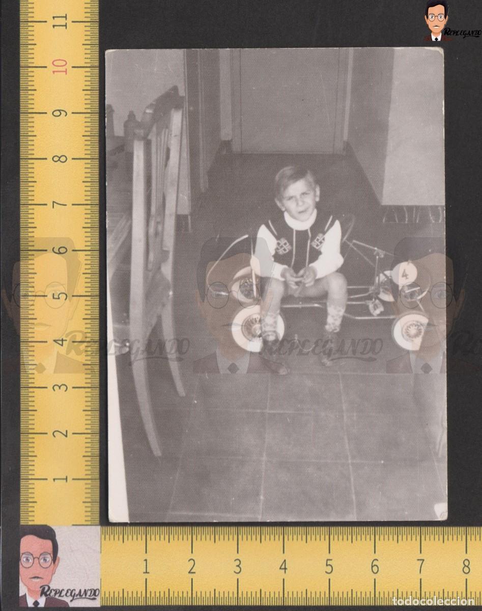 Fotografia antica: NI&Ntilde;O CON SU GO-KART COCHE JUGUETE PEDALES MARCA COLOMA - FOTO ANTIGUA A&Ntilde;OS 50/60 - ESPA&Ntilde;A INFANCIA