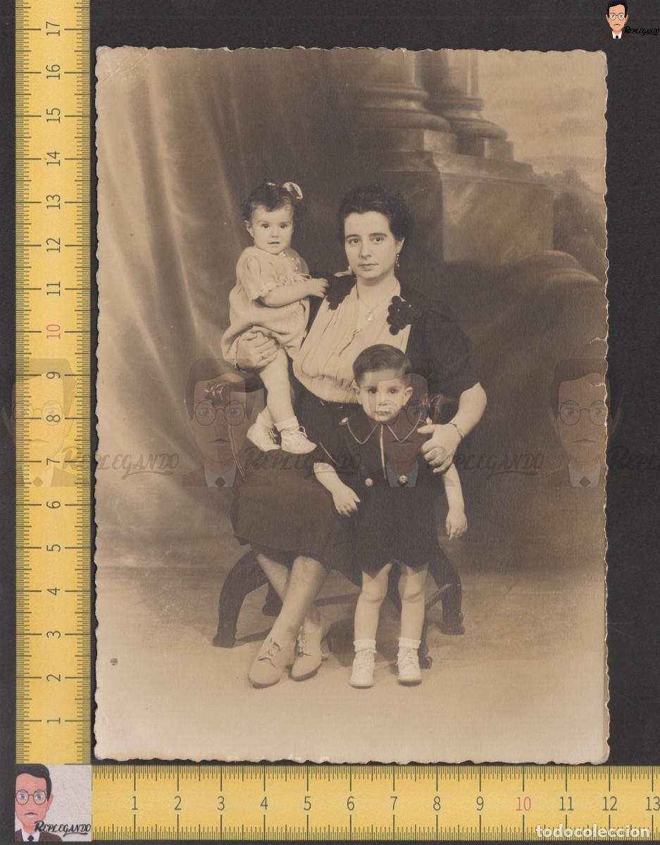 Fotografia antica: RETRATO MUJER POSA CON DOS NI&Ntilde;OS / MADRE E HIJOS / FOTO ANTIGUA ESTUDIO BLANCO NEGRO A&Ntilde;OS 40 ESPA&Ntilde;A