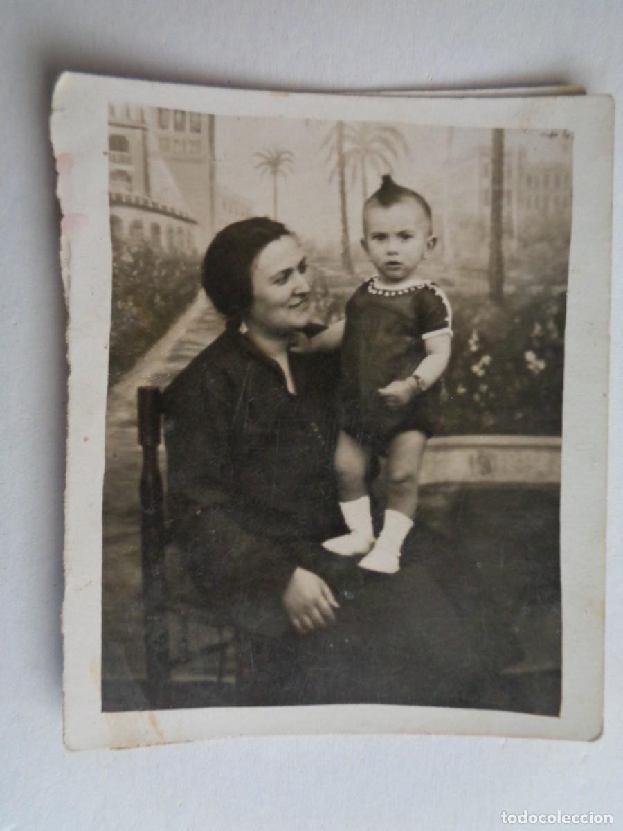 Photographie ancienne: MINUTERO DE FOTOGRAFO CALLEJERO DE MADRES Y NI&Ntilde;O PEQUE&Ntilde;O CON CRESTA . A&Ntilde;OS 30
