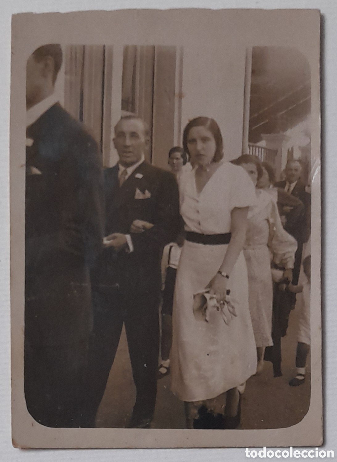 Antique Photography: Antigua foto de se&ntilde;or con se&ntilde;orita por la calle. 1933