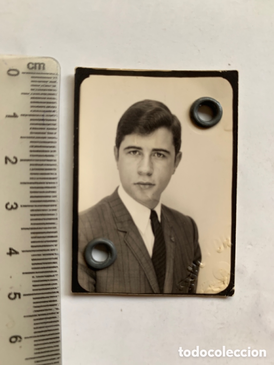 Fotografia antiga: FOTOMATON. PHOTOMATON. JOVEN CON TRAJE Y CORBATA NEGRA. FOTO INSTANT&Aacute;NEA.