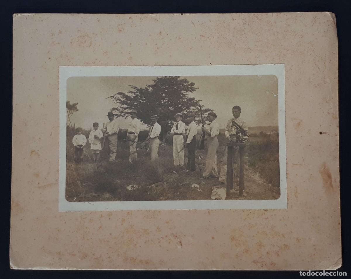 Photographie ancienne: ANTIGUA FOTOGRAF&Iacute;A- TIRO AL PLATO. SE&Ntilde;ORES Y NI&Ntilde;OS. ESCOPETAS DE CAZA. A&Ntilde;OS 20 (35,5 X 28CM)