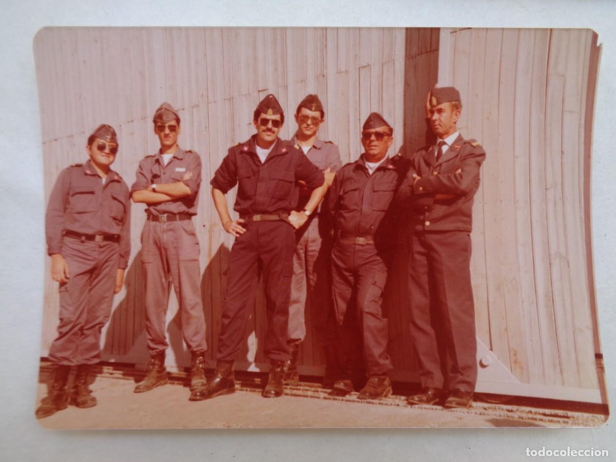 Fotograf&iacute;a antigua: AVIACION : FOTO DE MILITARES DEL EJERCITO DEL AIRE CON ROPA DE CAMPA&Ntilde;A VARIADA