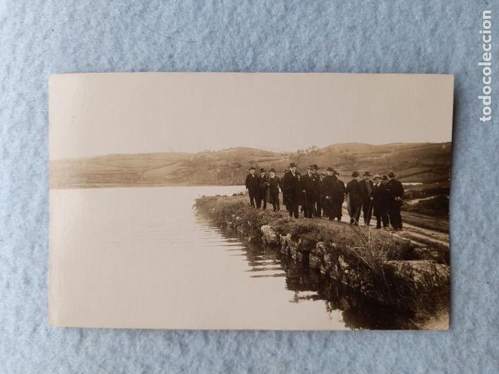 Fotograf&iacute;a antigua: Fotograf&iacute;a Antigua de Personajes en el rio.