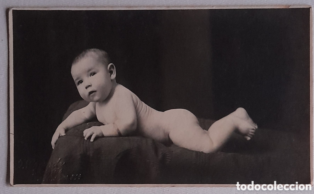 Fotografia antica: LAN&Uacute;S (Buenos Aires) Antigua foto de bebita en el estudio de J. GRANDE. 1920. Dedicada