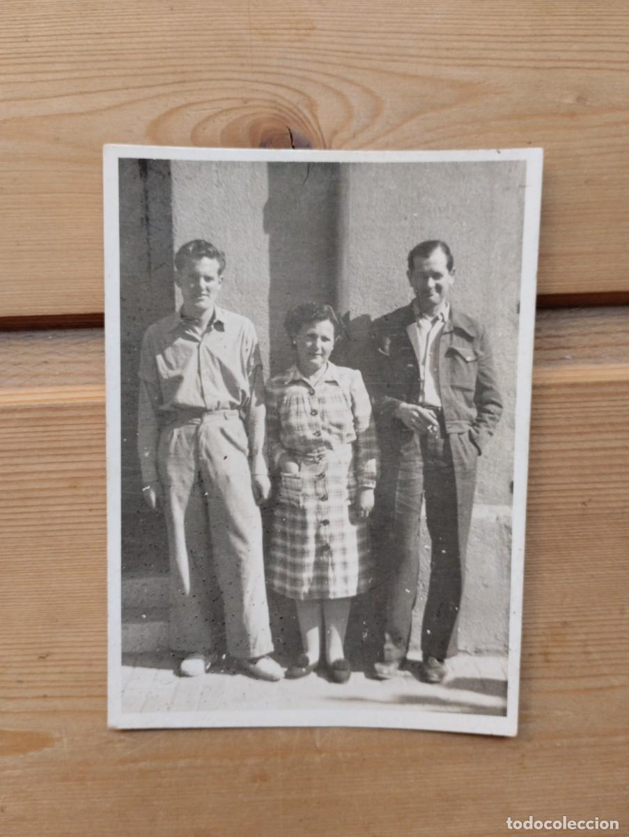 Fotograf&iacute;a antigua: Fotograf&iacute;a antigua en la calle de la familia Mula Ruiz. A&ntilde;os 40