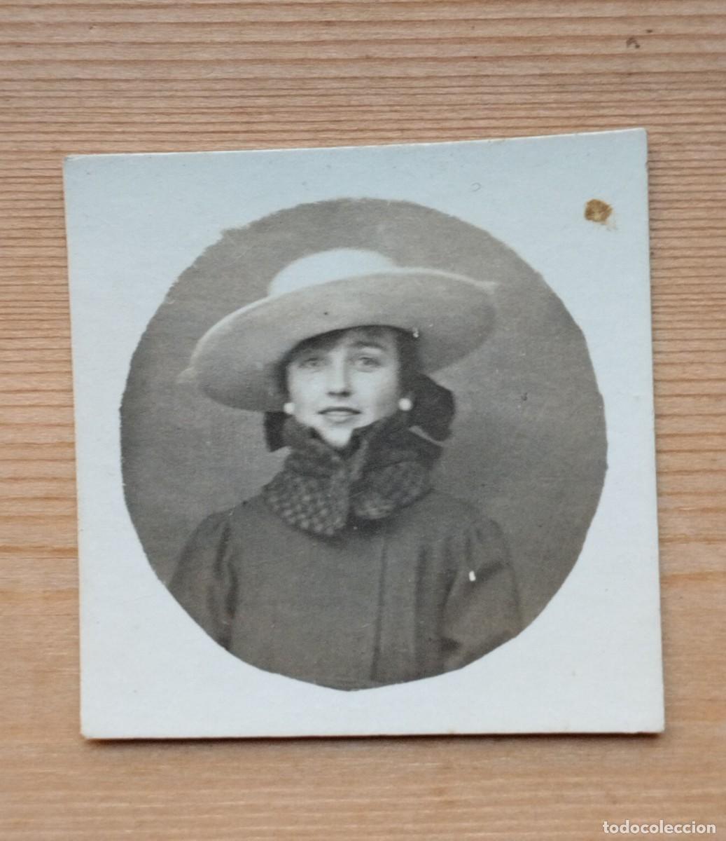Alte Fotografie: Fotograf&iacute;a antigua de elegante mujer con sombrero, a&ntilde;os 20. Tipo fotomat&oacute;n. (MSPM)