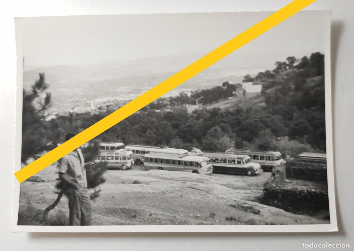 Alte Fotografie: Antigua fotograf&iacute;a. Piedralaves. &Aacute;vila. Autobus. A&ntilde;o 1963..