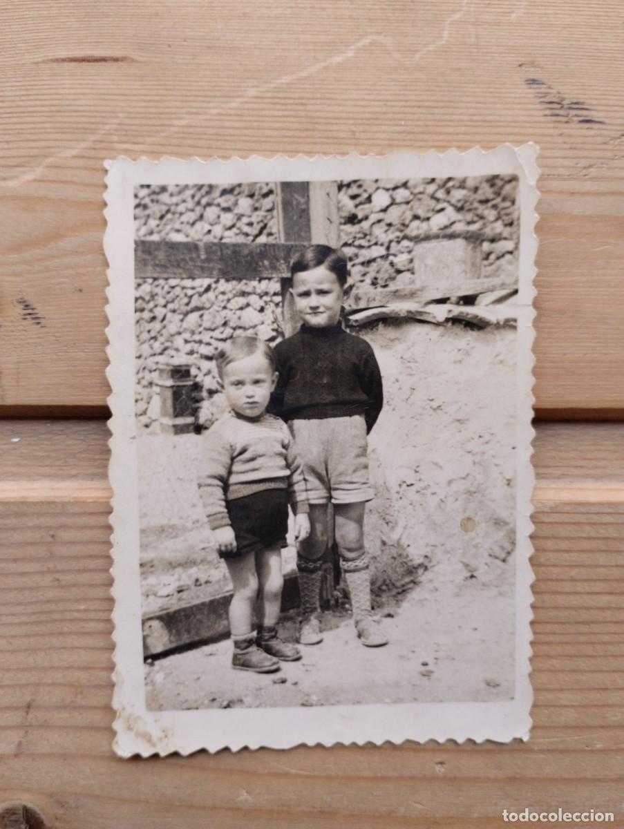 Antique Photography: Bonita fotograf&iacute;a antigua de dos ni&ntilde;os peque&ntilde;os. A&ntilde;os 40. Dedicatoria al dorso