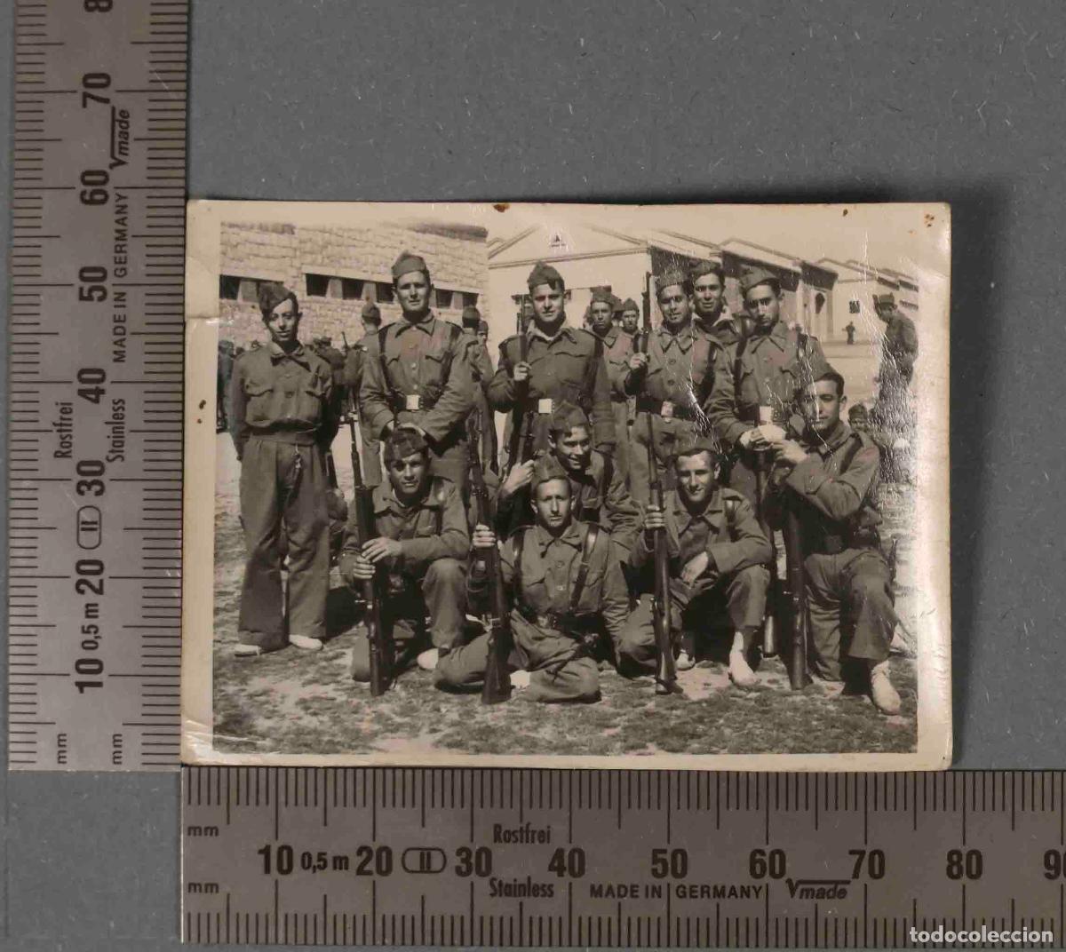 Alte Fotografie: FOTOGRAFIA. GRUPO DE MILITARES CON FUSILES. HACIA 1940