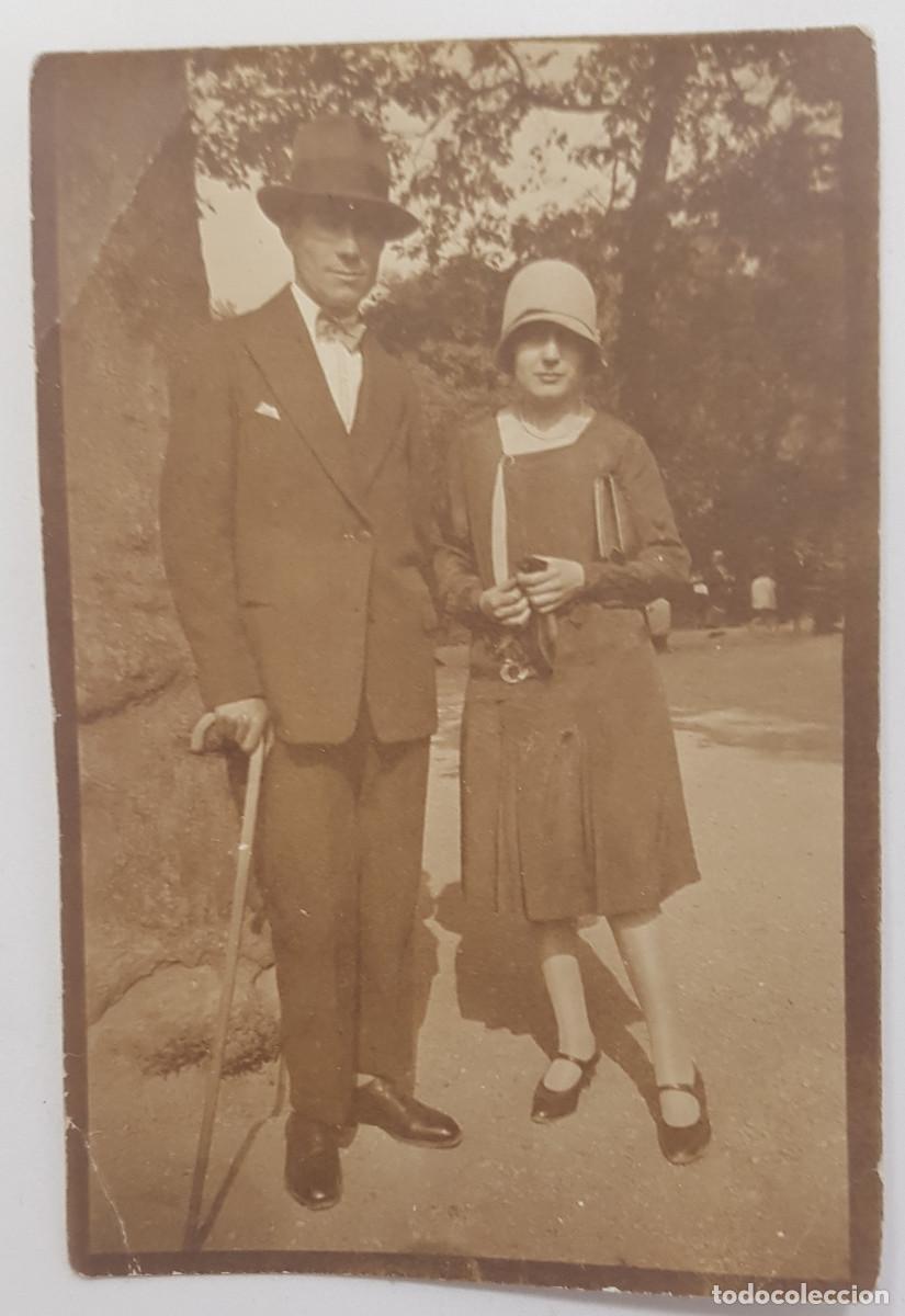 Antique Photography: FOTOGRAFIA INTERESANTE HOMBRE Y MUJER VESTIDO A LA MODA 1920 9 x 5,5 CM