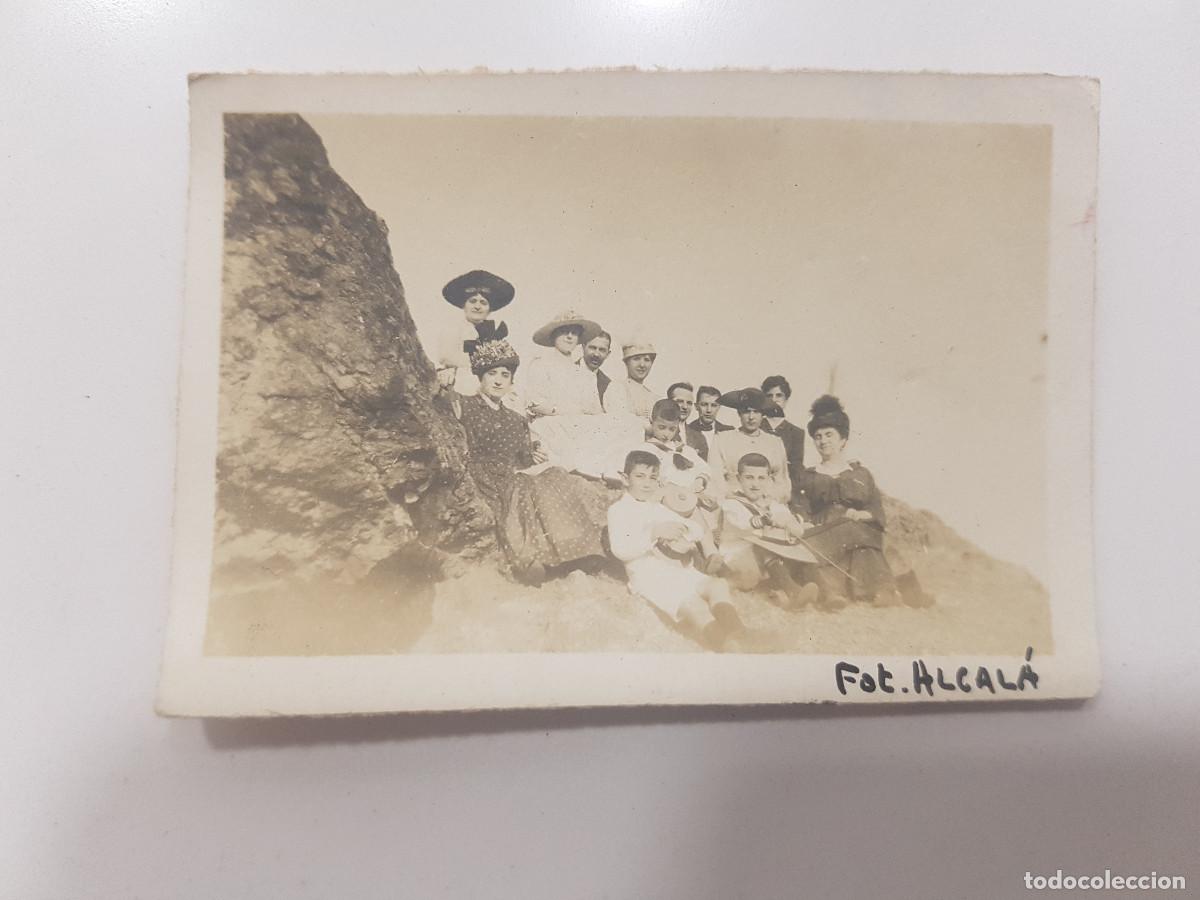 Antique Photography: FOTOGRAFIA GRUPO EXCURSION MONTE EUCALIPTUS. 6,5 X 4 CM. A&Ntilde;OS 1912. FOT. ALCAL&Aacute;