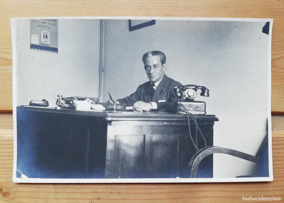 Photographie ancienne: Elegante se&ntilde;or en su despacho. Fotograf&iacute;a antigua. Tel&eacute;fono