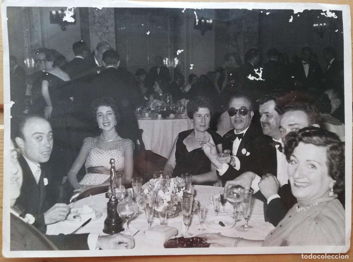 Alte Fotografie: Fotograf&iacute;a antigua en la entrega de Premios Ondas en los a&ntilde;os 50 (Radio. Actriz, cantante..)