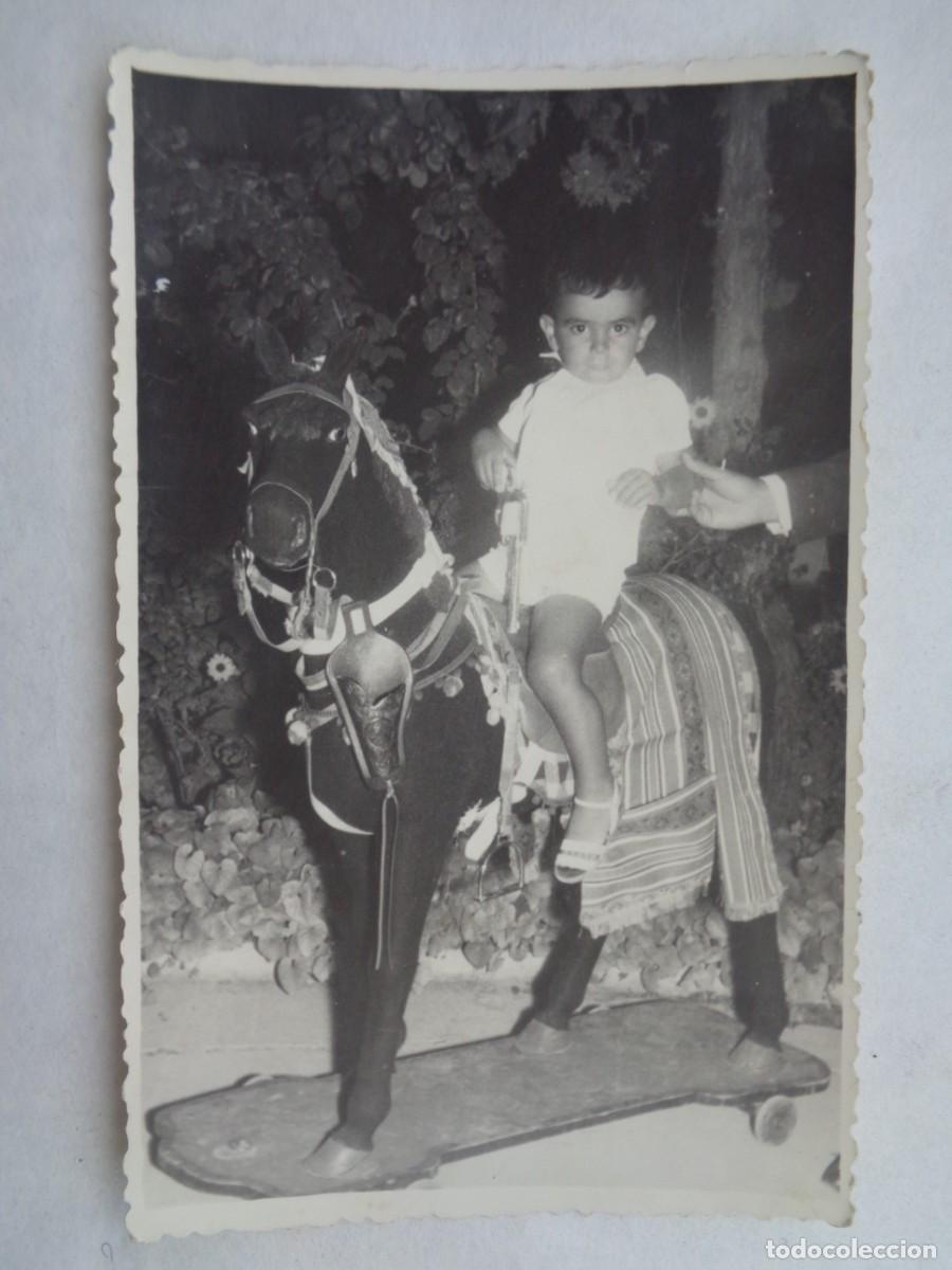 Antique Photography: MINUTERO DE FOTOGRAFO DE FERIA : NI&Ntilde;O EN CABALLITO DE CARTON