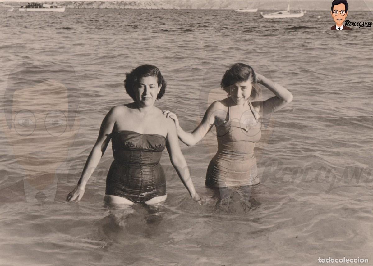 dos chicas en bañador en el mar - playa - foto - Acquista Fotografie  fotomeccaniche antiche su todocoleccion