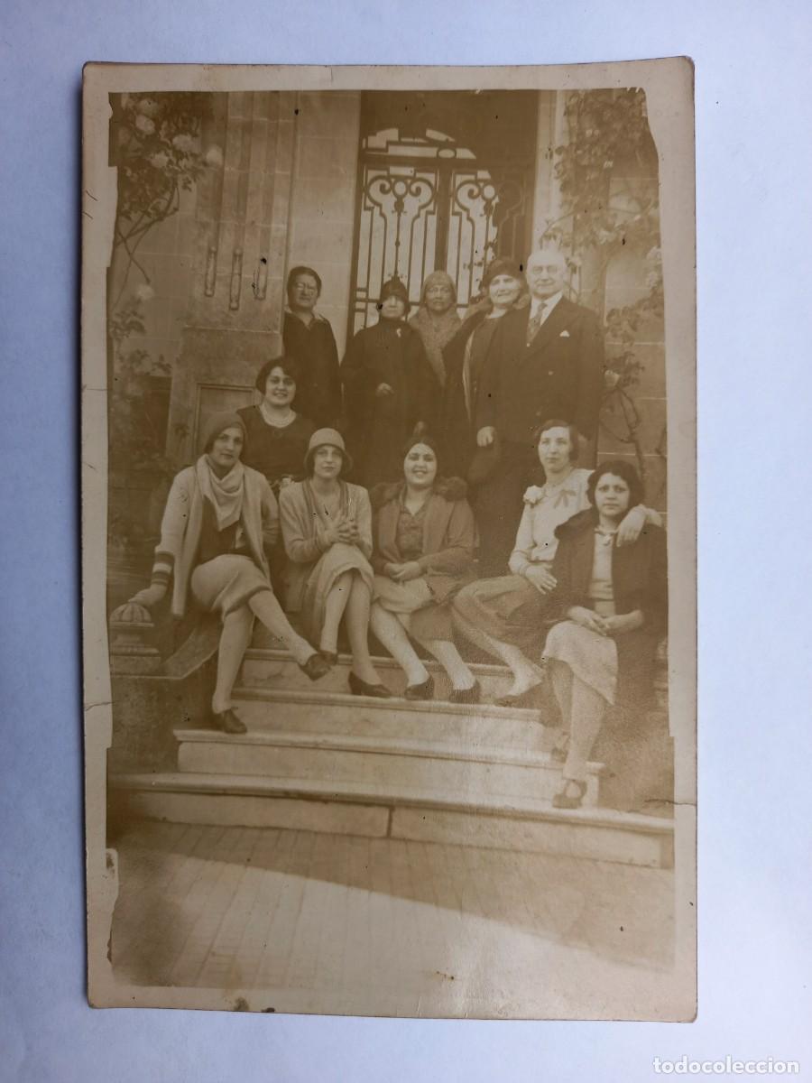 Photographie ancienne: FAMILIA EN LA ESCALERA, FAMILY ON THE LADDER, FAMILLE &Agrave; L'&Eacute;CHELLE, SEPIA