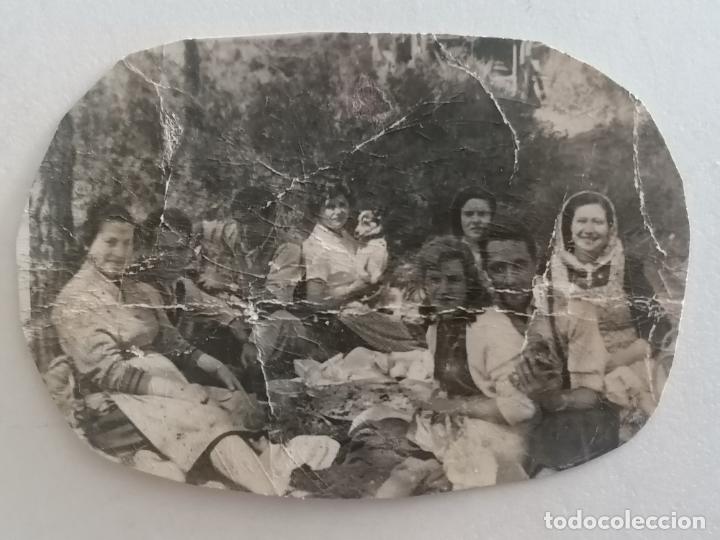 Alte Fotografie: FOTOGRAFIA, GRUPO DE AMIGOS EN EL CAMPO