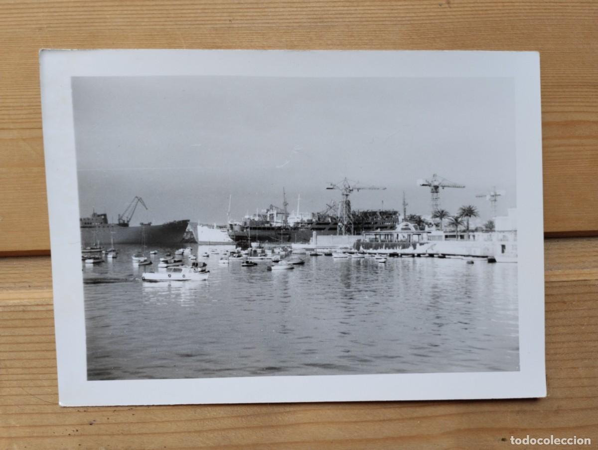 Photographie ancienne: Bonita fotograf&iacute;a antigua del puerto de Valencia. (Barcos, buques, gr&uacute;as)