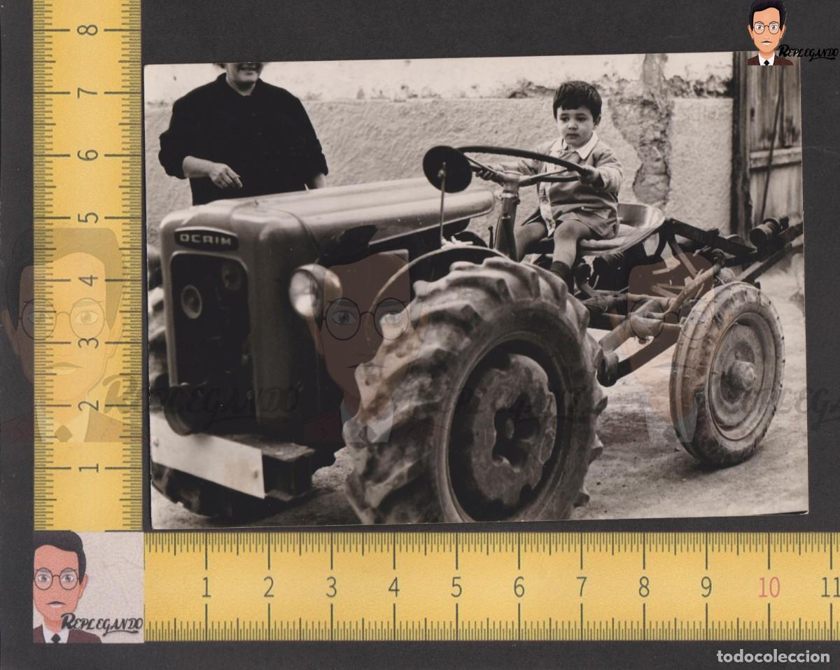 Photographie ancienne: NI&Ntilde;O CONDUCE MINI TRACTOR MARCA OCRIM - AGRICULTOR MAQUINARIA - FOTO ANTIGUA A&Ntilde;OS 50/60 ESPA&Ntilde;A