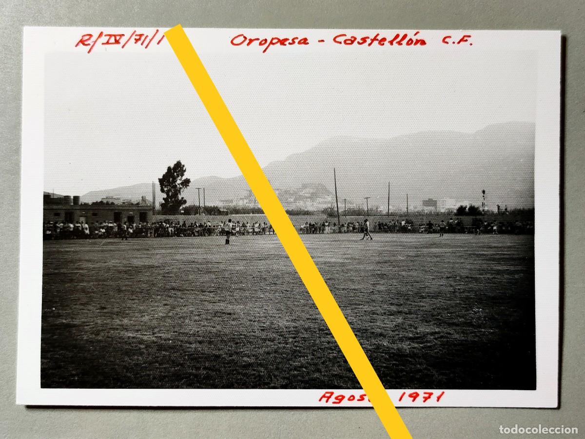 Fotograf&iacute;a antigua: Antigua fotograf&iacute;a. Oropesa del Mar - Castell&oacute;n C.F. Partido de f&uacute;tbol. A&ntilde;o 1971
