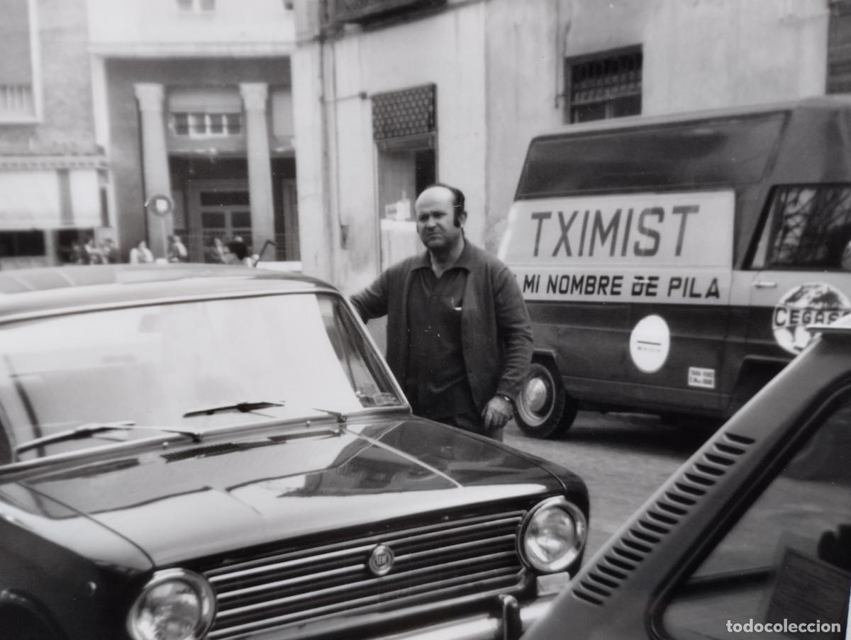 Fotografia antica: Fotograf&iacute;a antigua: furgoneta Tximist, &rdquo;Mi nombre de pila&rdquo; -Cegasa, en calle de Cuenca. 1971