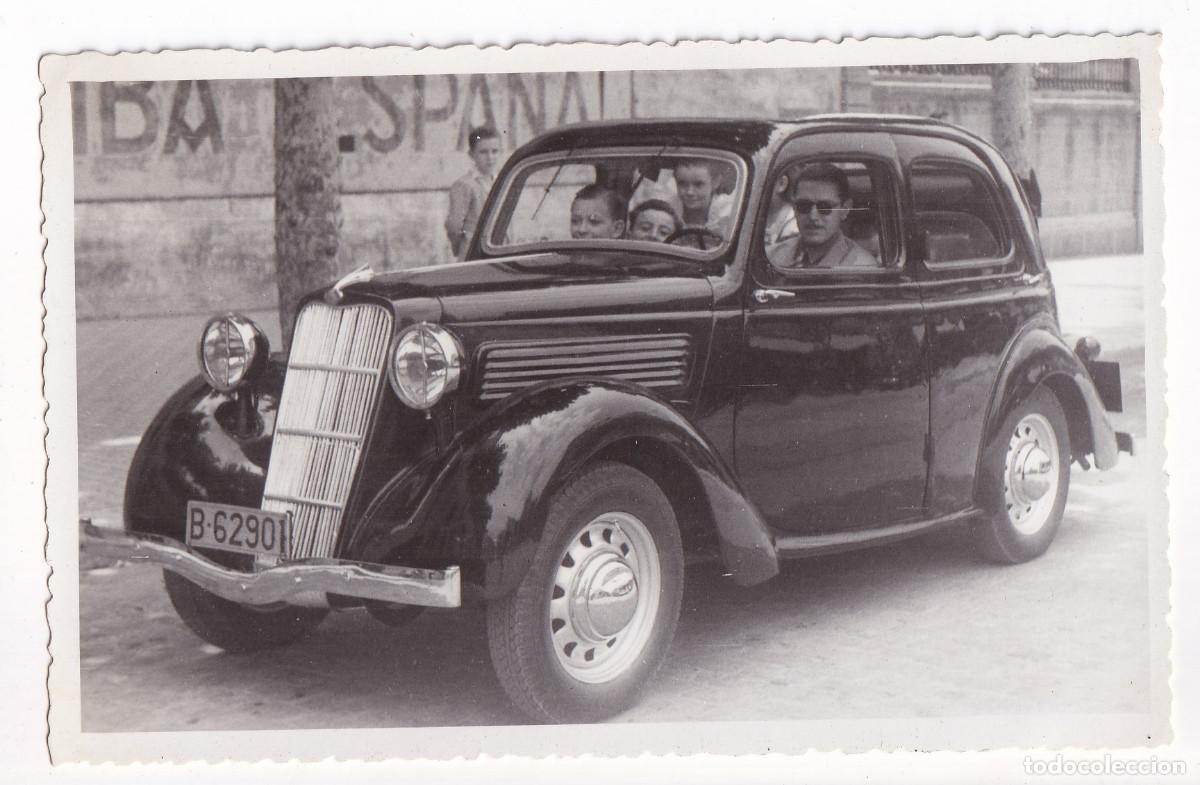 Fotografia antiga: FOTOGRAF&Iacute;A. UN COCHE ANTIGUO. 1948. SEGURAMENTE EN MATAR&Oacute;