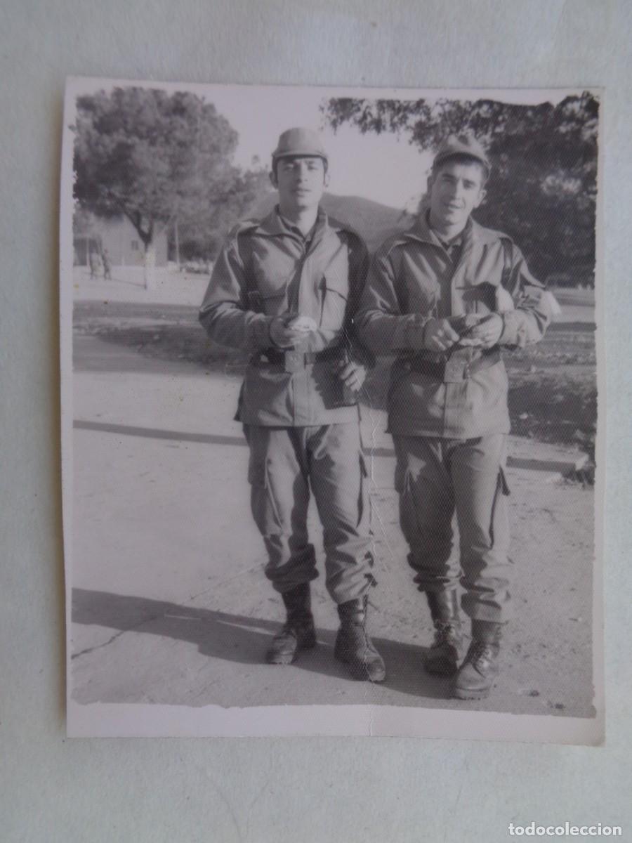 Photographie ancienne: FOTO DE MILITAR CON ROPA DE CAMPA&Ntilde;A CON BOCADILLO