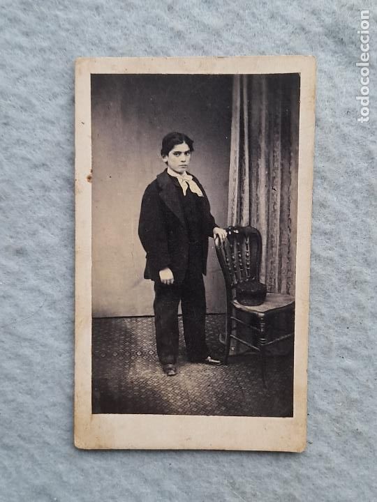 Fotografia antiga: Fotograf&iacute;a antigua de muchacho.