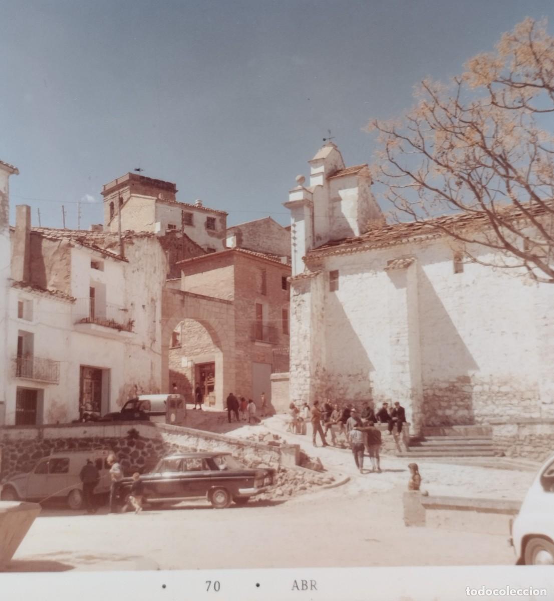 Fotografia antiga: Bonita fotograf&iacute;a antigua de la Plaza del Ayuntamiento de Bej&iacute;s en Castell&oacute;n. Abril 1970
