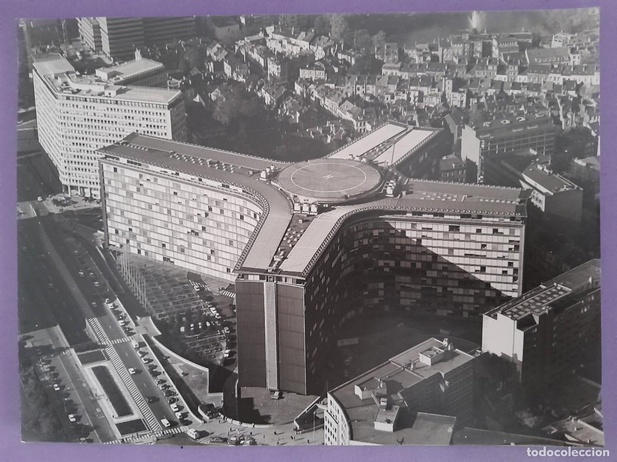 Fotografia antiga: FOTOGRAFIA GRANDE VISTA AEREA EDIFICIO COMISION CENTRO BERLAYMONT Y CONSEJO CARLOMAGNO FONDO IZQUIER