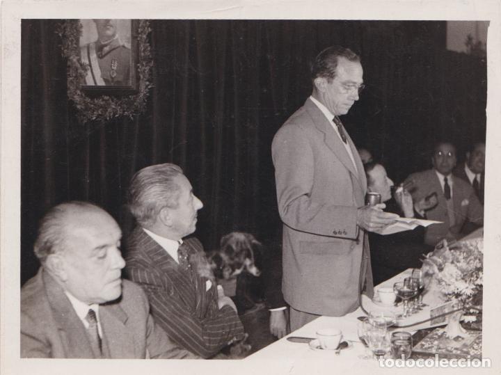 Fotograf&iacute;a antigua: FOTO BODAS DE PLATA DE CAPA CON LA GUINEA &ndash; OCTUBRE 1951 &ndash; CARLOS PEREZ DE ROZAS REPORTER FOTOGRAFO